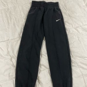 black nike joggers